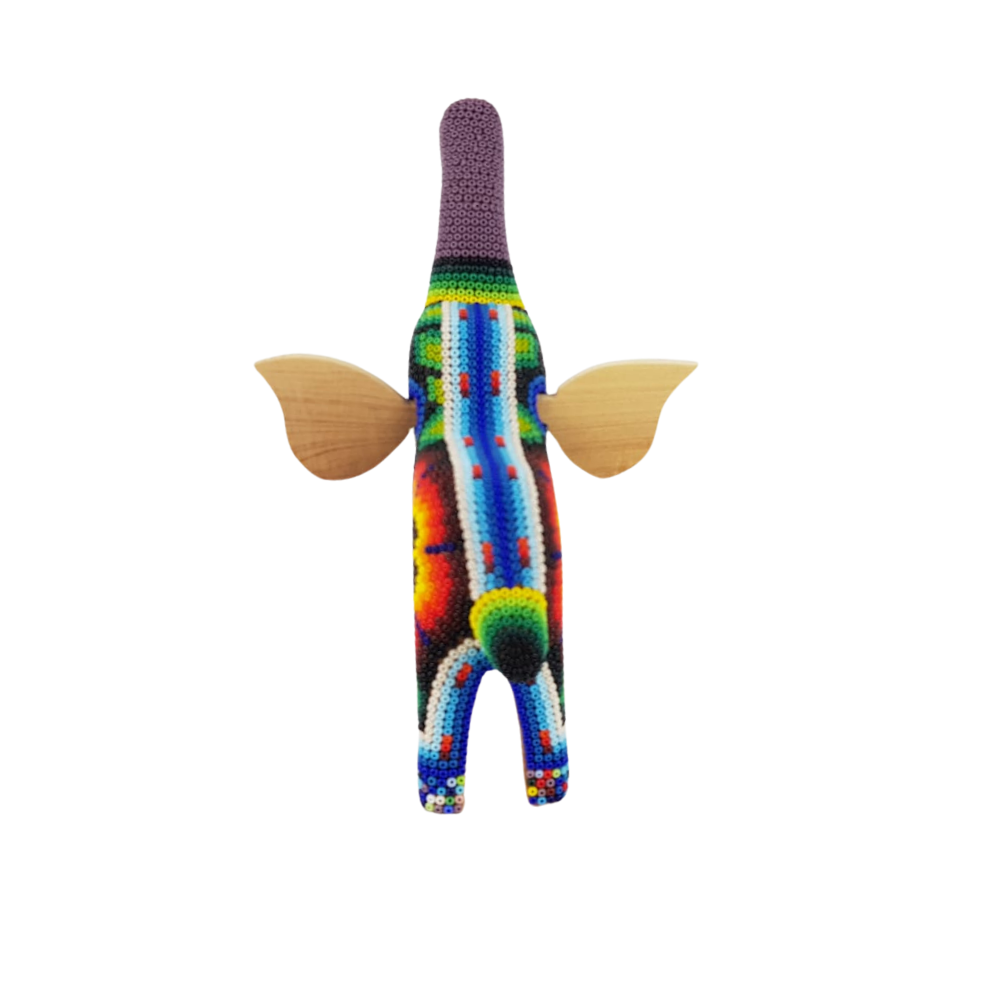 Elefante decorado con motivos wixárika