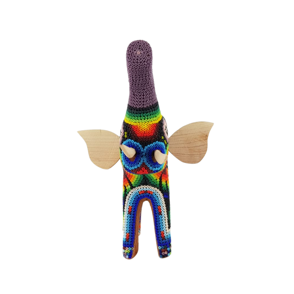 Elefante decorado con motivos wixárika