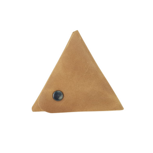 Monedero triangular de piel con broche