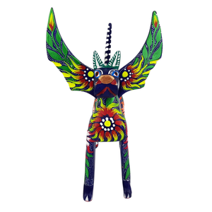 Alebrije oaxaqueño grande, perro con alas de madera copal