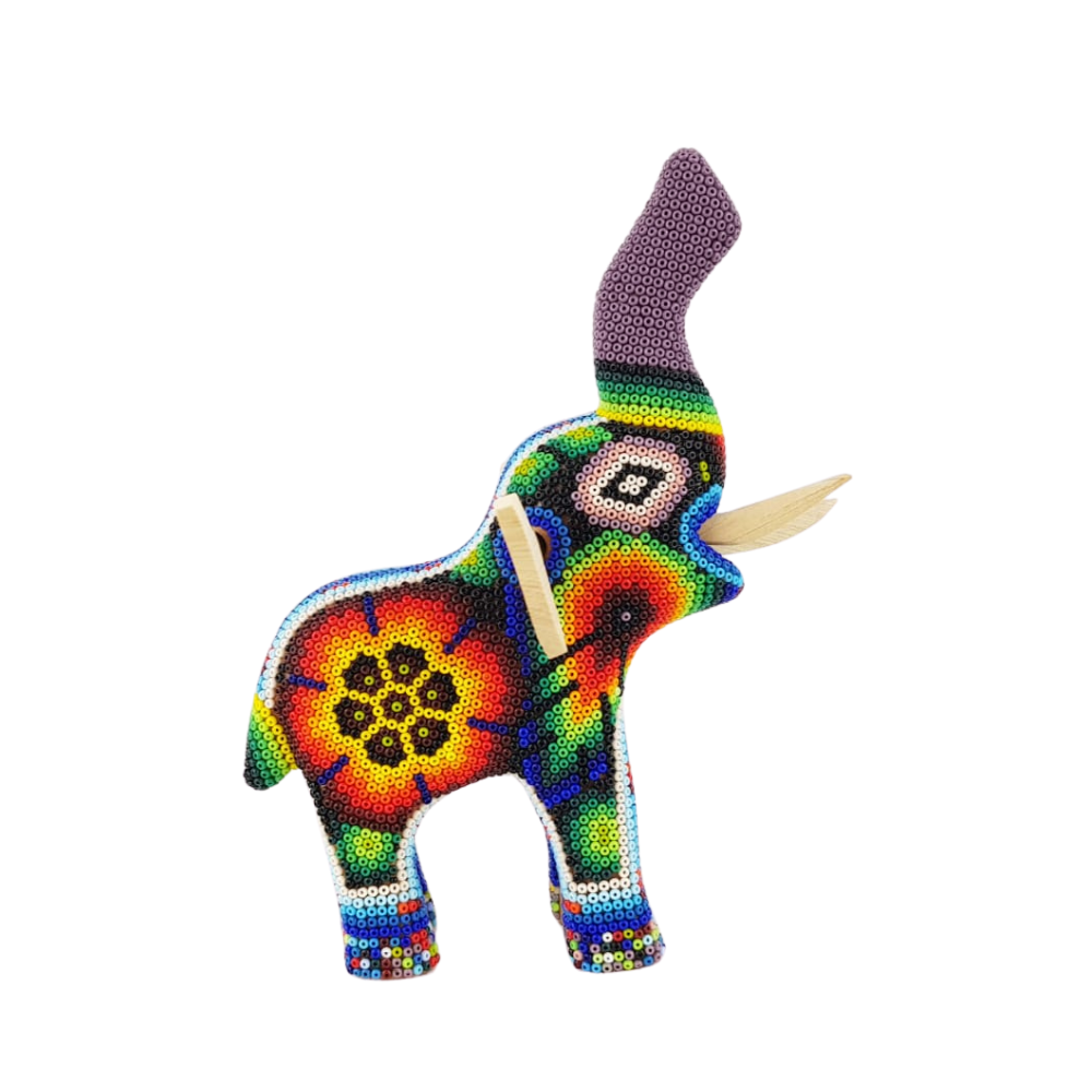 Elefante decorado con motivos wixárika