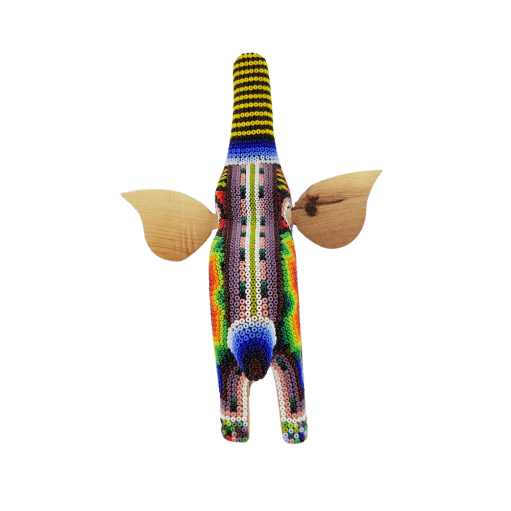 Elefante decorado con motivos wixárika