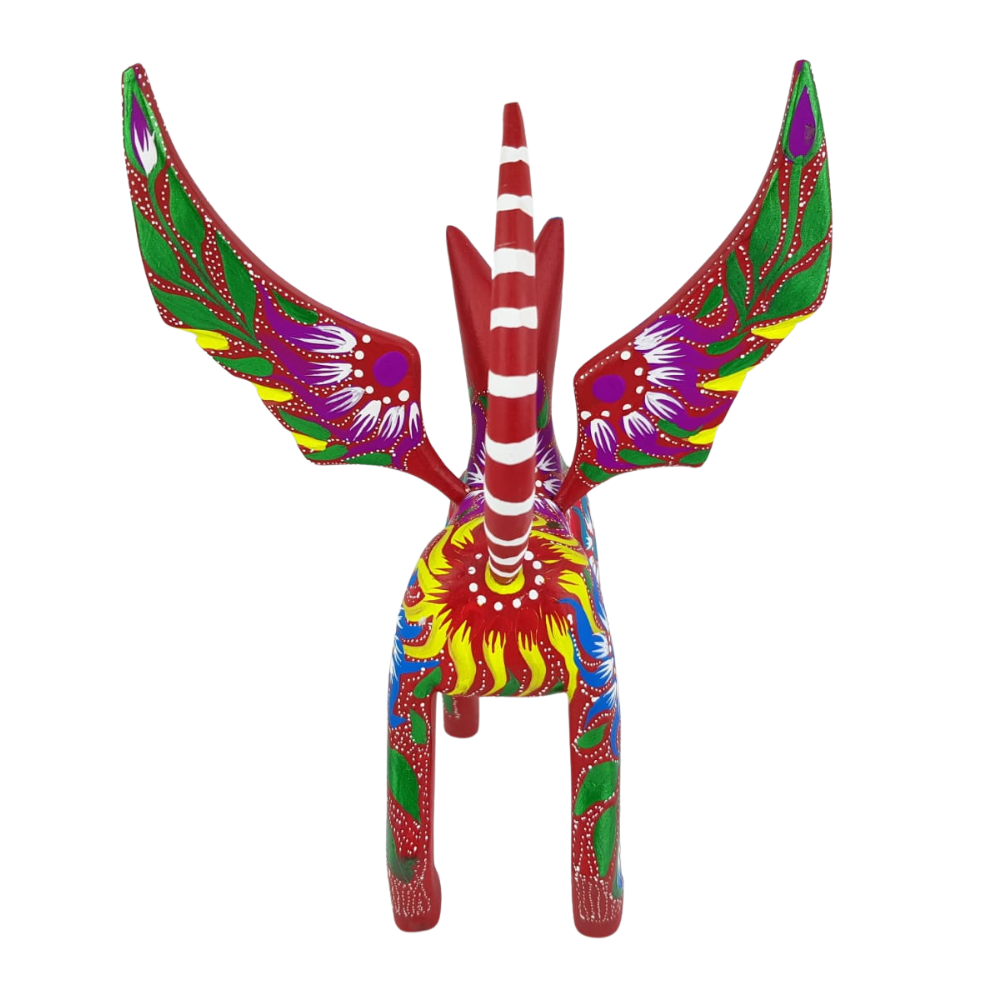 Alebrije oaxaqueño grande, perro con alas de madera copal