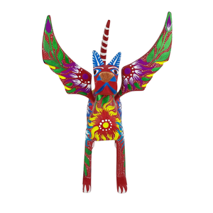Alebrije oaxaqueño grande, perro con alas de madera copal