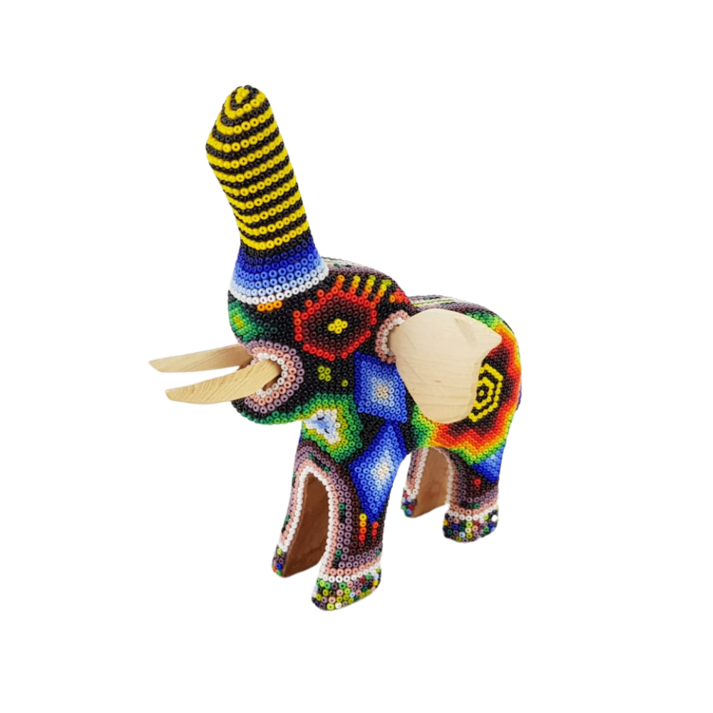Elefante decorado con motivos wixárika