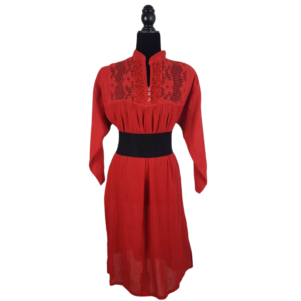 Vestido fresco de manta ligera, decorado al pecho con bordado San Antonino y manga