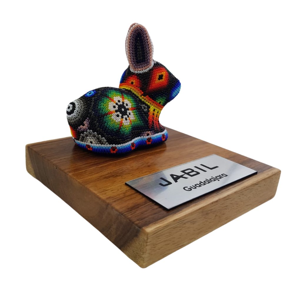 Premio Conejo Echado en Arte Wixárika | Pieza de Lujo