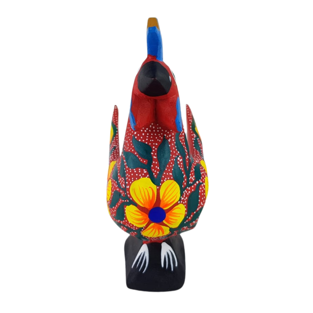 Alebrije oaxaqueño mediano, con forma de gallo, de madera de copal