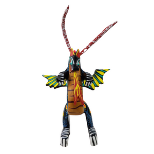 Alebrije oaxaqueño dragón, elaborado con madera copal