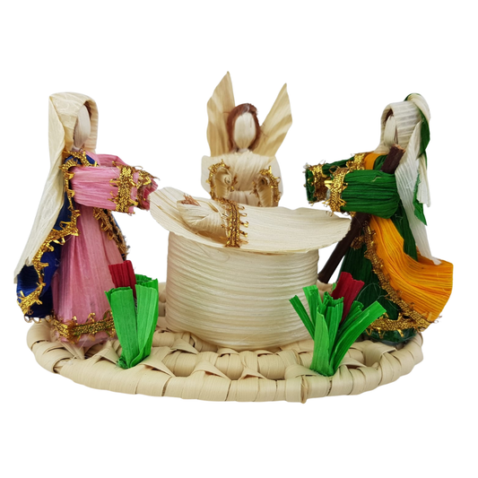 Nacimiento miniatura de totomoxtle, elaborado con hoja de maíz