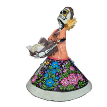 Cargar imagen en el visor de la galería, Catrina panadera de papel mache
