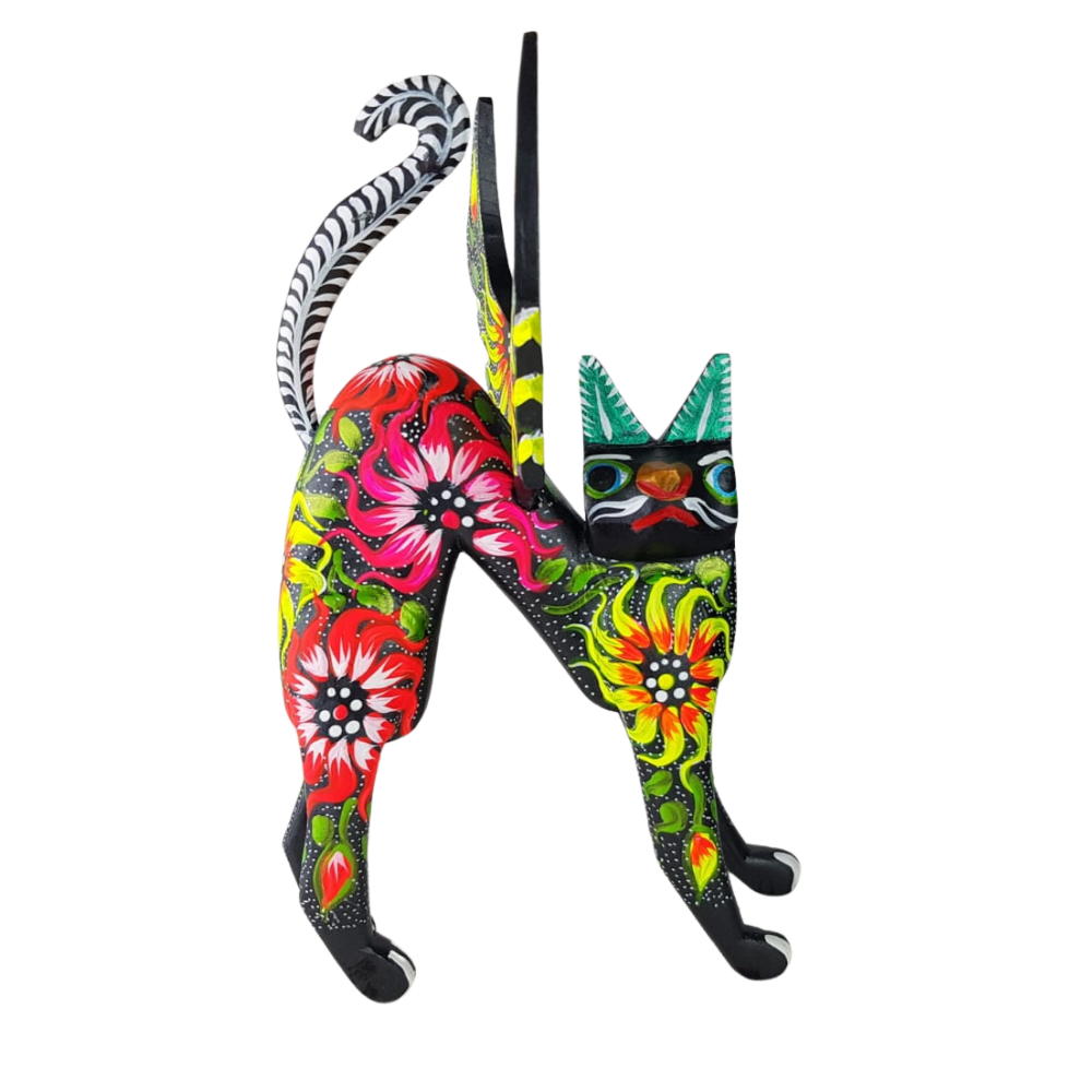 Alebrije oaxaqueño grande, gato con alas de madera copal