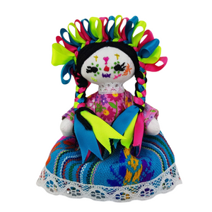 Muñequita catrina chica de trapo otomí Lele