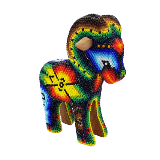 Borrego cimarrón chico decorado con motivos wixárika