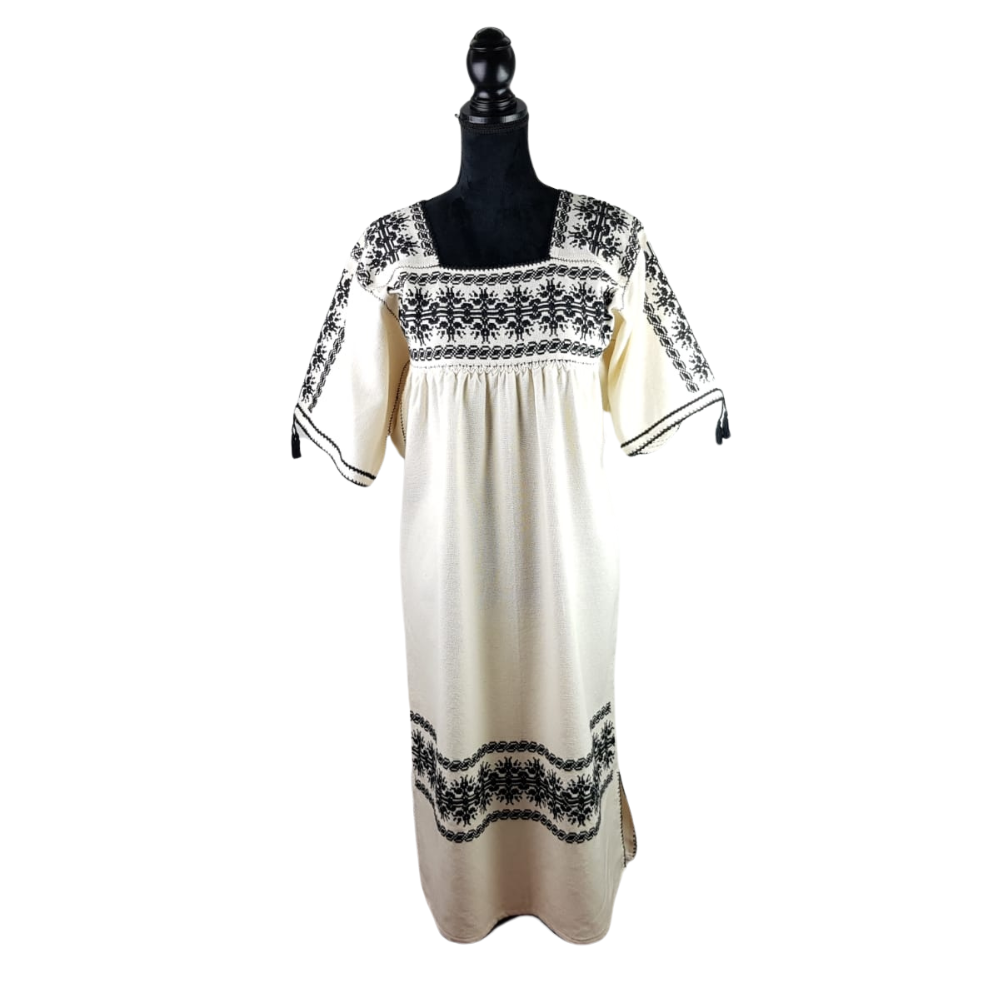 Vestido huanengo con mangas con bordado de punto de cruz, con flores y enredaderas