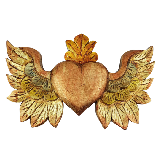 Corazón con alas, tallado en madera y pintado a mano