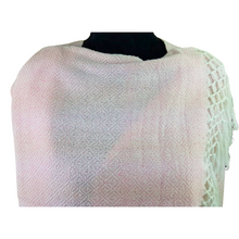 Cargar imagen en el visor de la galería, Rebozo mexicano de rombos elaborado con hilo de algodón
