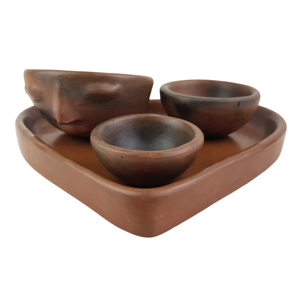 Juego mezcalero con plato de corazón