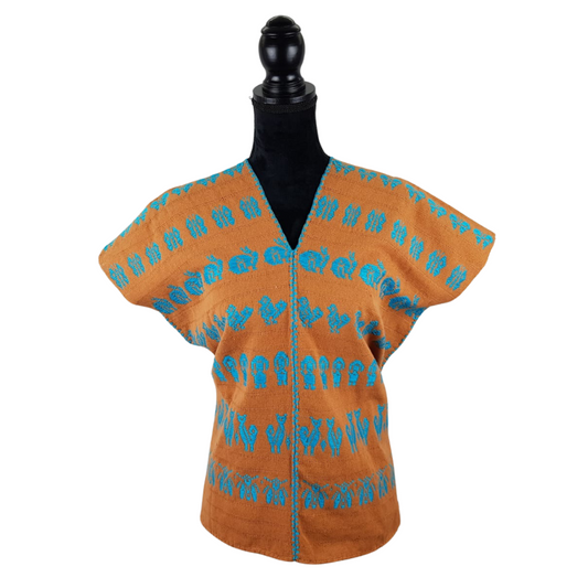 Blusa tipo huipil elaborado en San Juan Cotzocón, Oaxaca