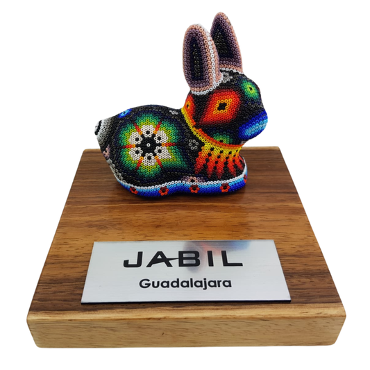 Premio Conejo Echado en Arte Wixárika | Pieza de Lujo