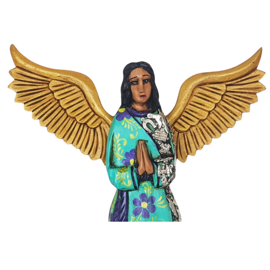 Angelito de madera decorado con milagritos