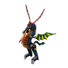 Cargar imagen en el visor de la galería, Alebrije oaxaqueño dragón, elaborado con madera copal
