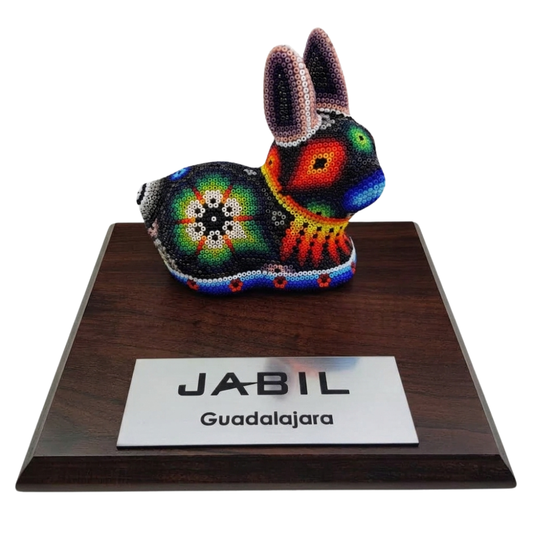 Premio Conejo Echado en Arte Wixárika | Pieza de Lujo