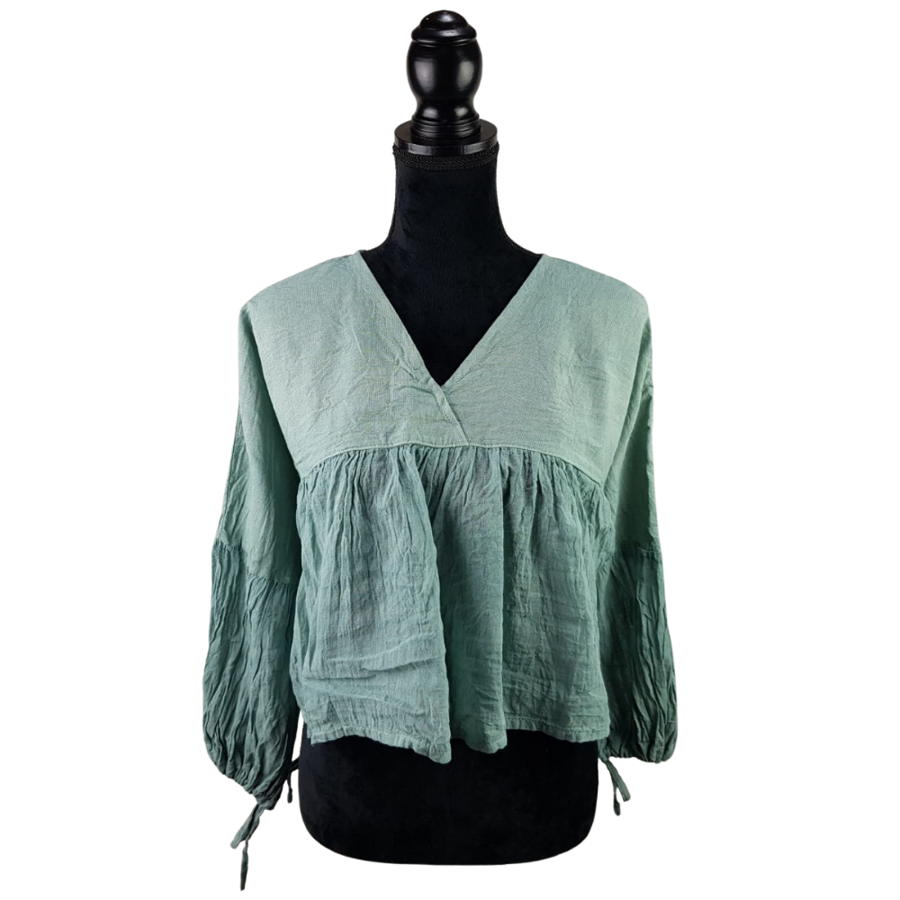 Blusa mariposa de manta con corte suelto, hecha en Oaxaca