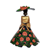 Cargar imagen en el visor de la galería, Catrina con sombrero y vestido con flores de papel mache
