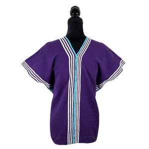 Blusa tipo huipil elaborado en San Juan Cotzocón, Oaxaca