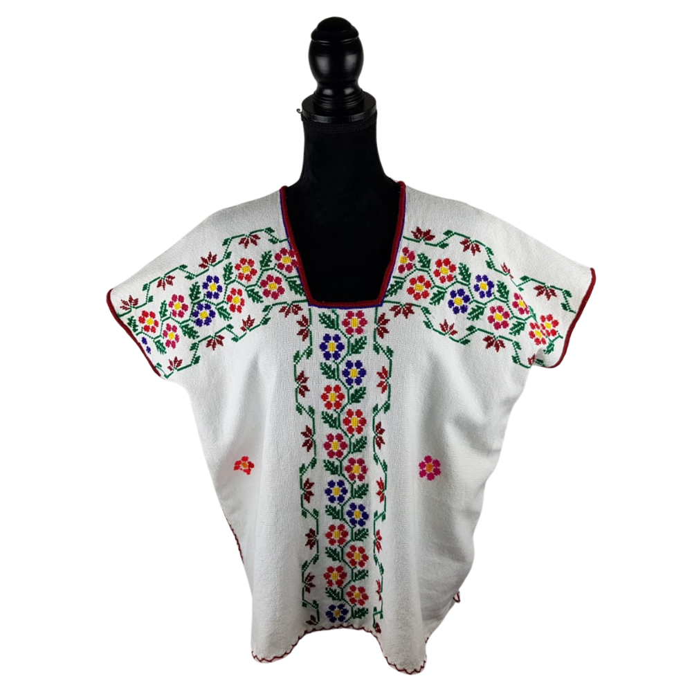 Huanengo Juana, con bordado de grecas, flores y mariposas