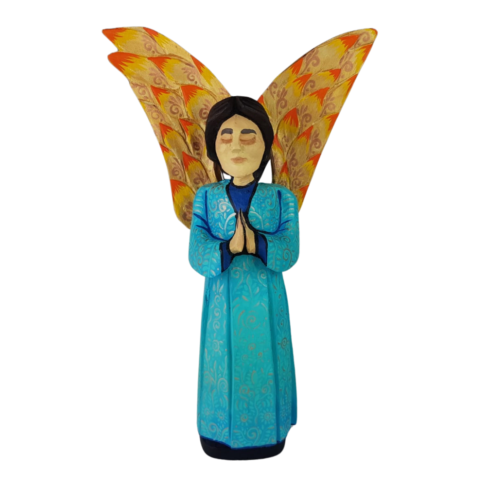 Ángel elaborado en madera tallada, decorado a mano