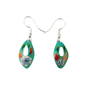 Arete mini de cobre decorado con mariposas y flores