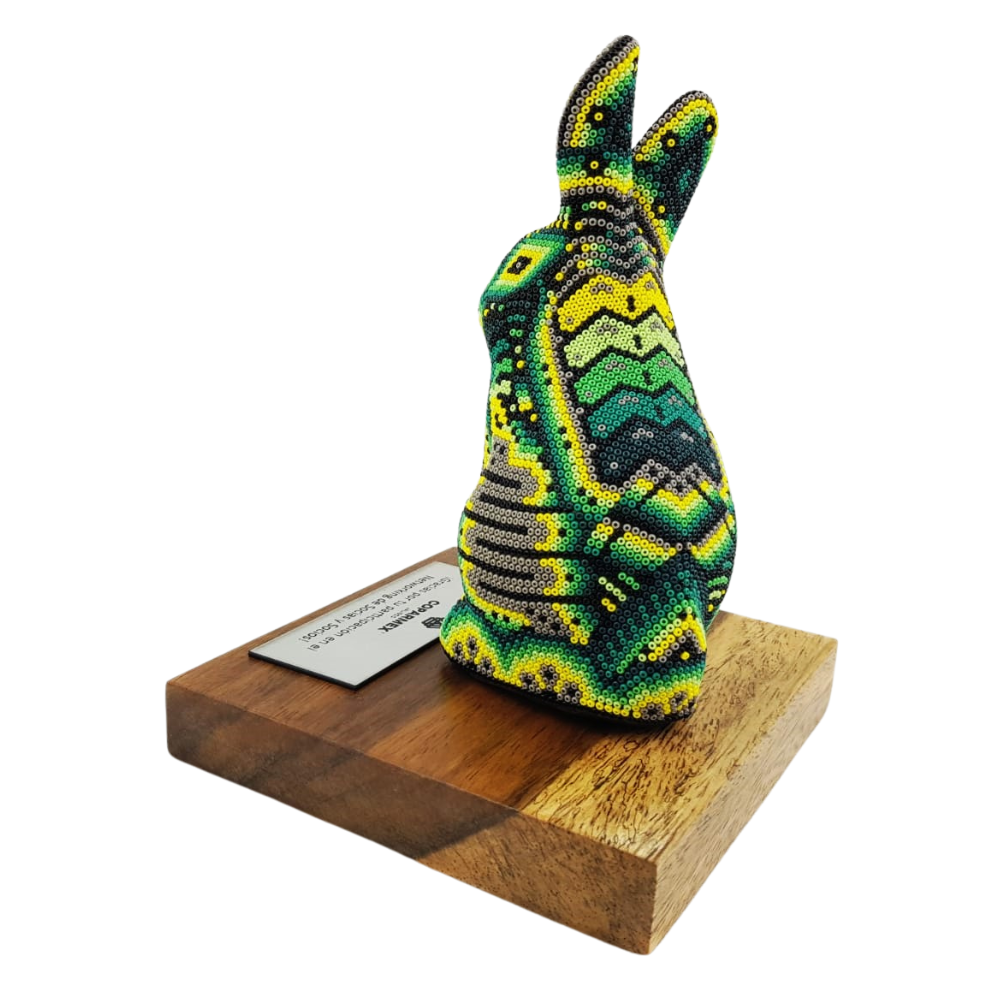 Premio Conejo en Arte Wixárika Chaquira Jal. | Pieza de Lujo