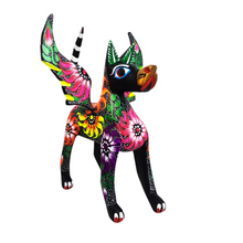 Cargar imagen en el visor de la galería, Alebrije oaxaqueño gato o perro con alas de madera copal
