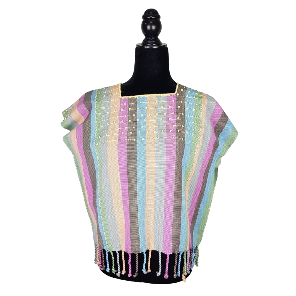 Blusa chiapaneca mediana decorada con nuditos al pecho