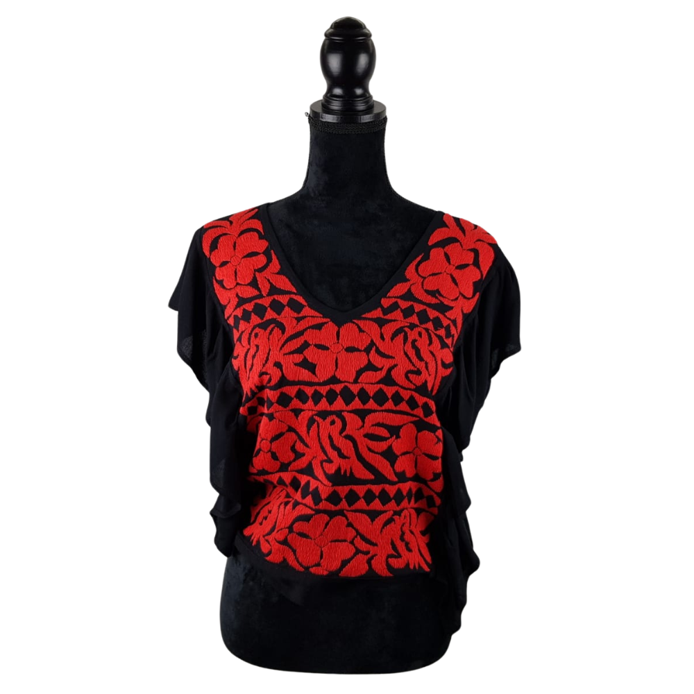 Blusa de bordado Mazateca con olán y espalda semi descubierta
