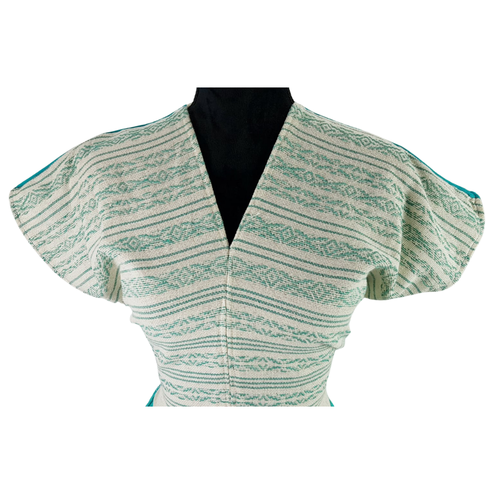 Vestido Quetzally unitalla, de manta con textil de telar, elaborado en Mitla, Oaxaca