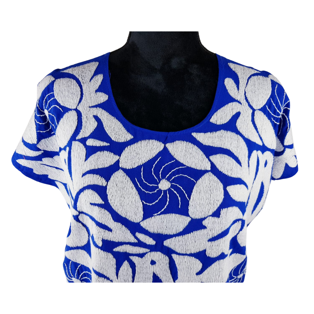 Blusa mediana de gala mazateca, bordado relleno de Jalapa de Díaz