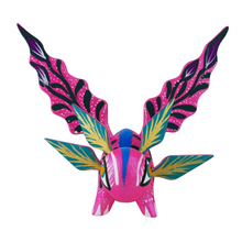 Cargar imagen en el visor de la galería, Alebrije oaxaqueño mediano, con forma de ajolote, de madera de copal
