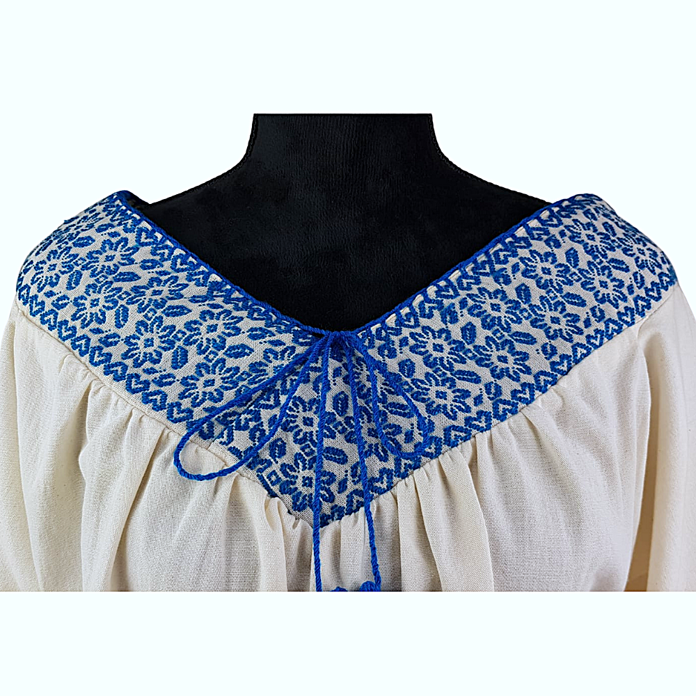 Blusa Atla de manta con manga 3/4 y pechera con bordado de hilván de Puebla