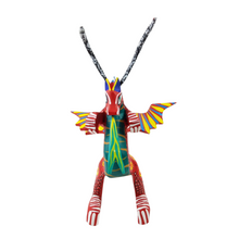 Cargar imagen en el visor de la galería, Alebrije oaxaqueño dragón, elaborado con madera copal
