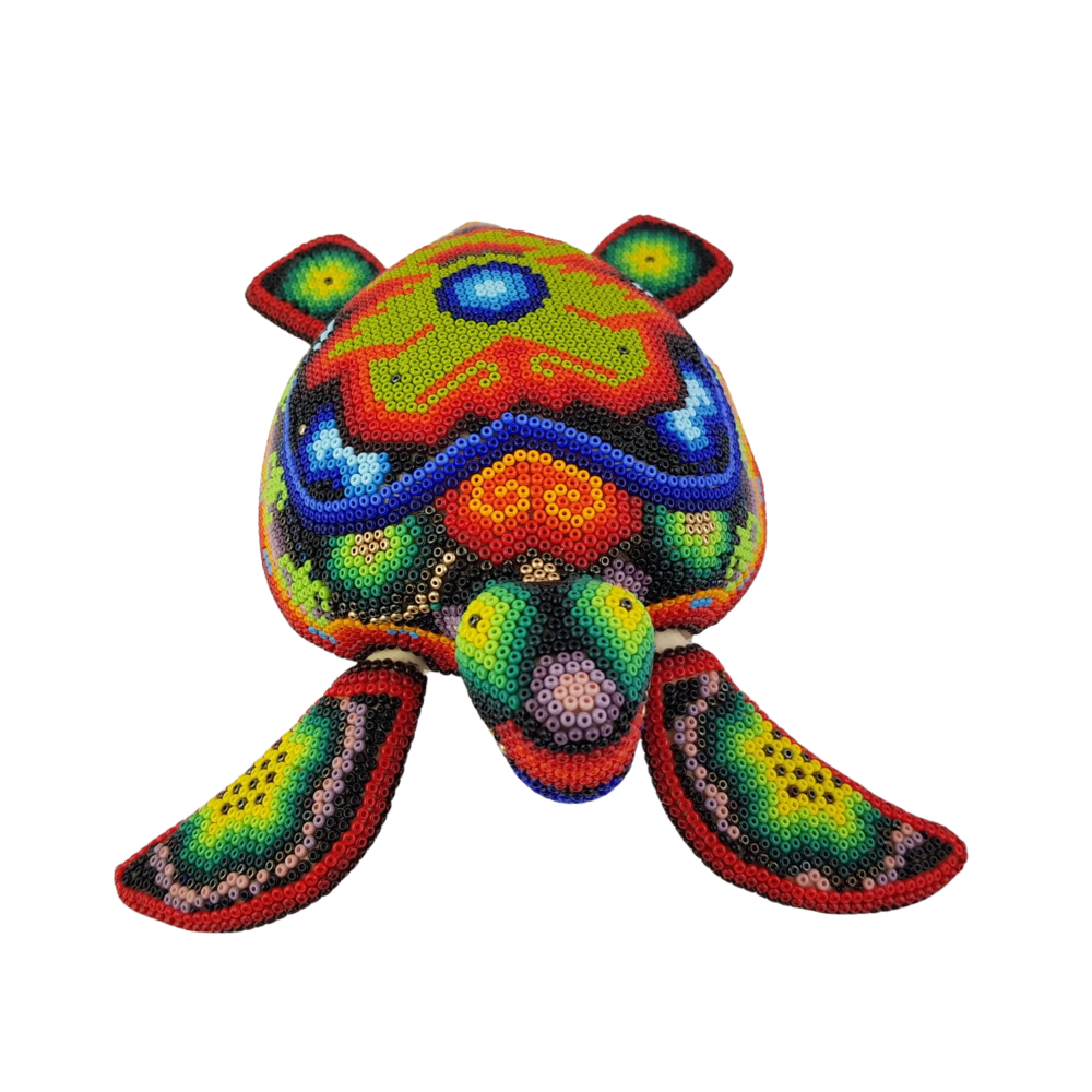 Tortuga de madera tallada, decorada con arte wixárika