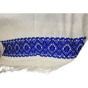 Rebozo de manta con bordado hilván