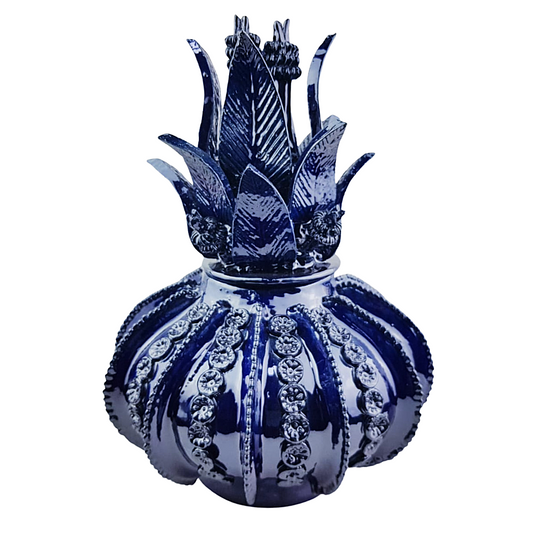 Piña vidriada visnaga con flor, decorada con la técnica de barro vidriado