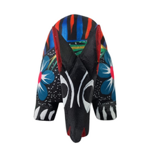 Cargar imagen en el visor de la galería, Alebrije oaxaqueño mediano, con forma de armadillo, de madera de copal
