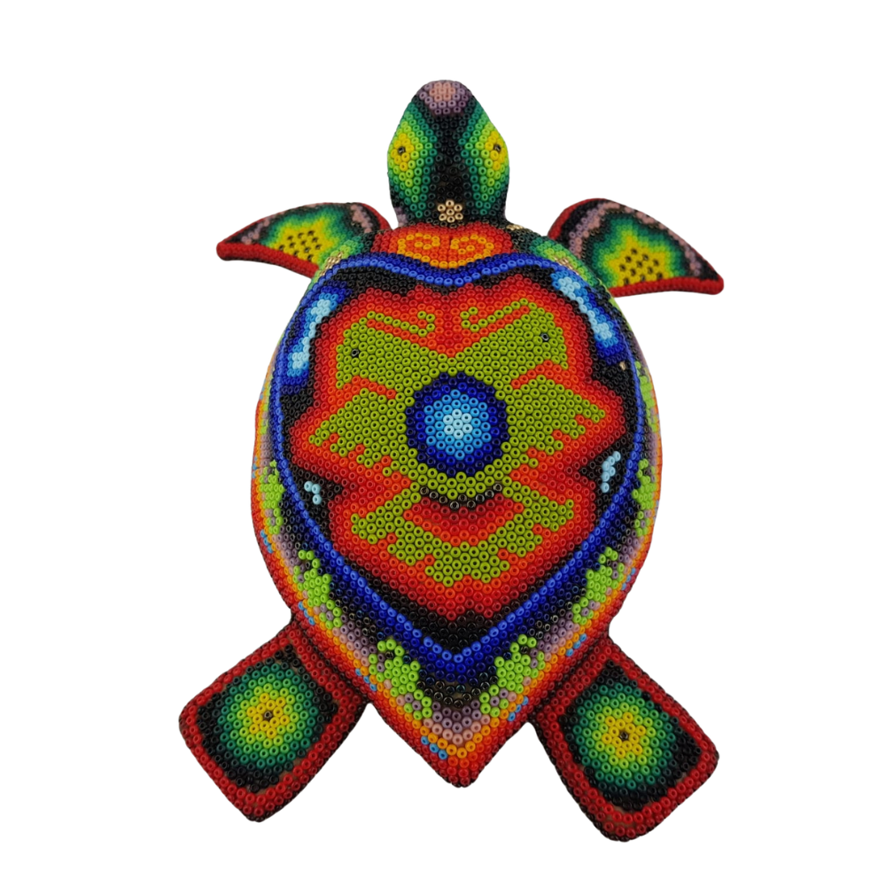 Tortuga de madera tallada, decorada con arte wixárika