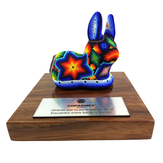Premio Conejo Echado en Arte Wixárika | Pieza de Lujo
