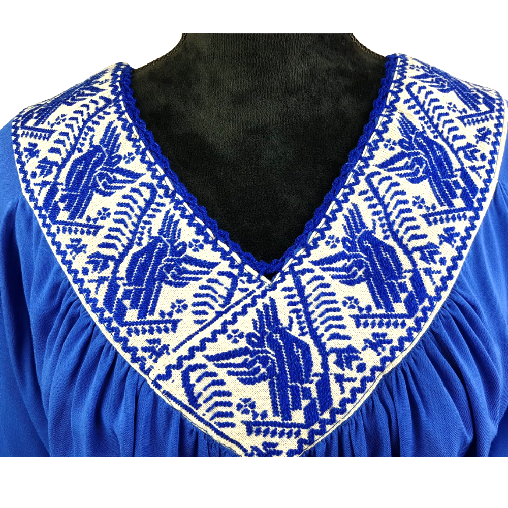 Blusa fresca de rayón con bordado de hilván tradicional de Puebla y manga 3/4