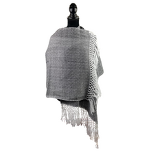Cargar imagen en el visor de la galería, Rebozo mexicano de rombos elaborado con hilo de algodón
